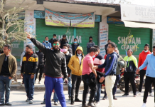 हेटौंडामा नेकपा ओली पक्षद्धारा “नेपाल खुल्ला छ” भन्दै प्रदर्शन