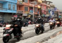 पाेखरामा बाक्लाे असिना पानी