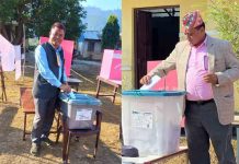 हेटौंडा–१८ बाट इन्द्र बानियाँ र राक्सिराङ–३ बाट लाल बहादुर थापाले गरे मतदान