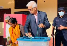 बागमती प्रदेशका पूर्व मुख्यमन्त्री पौडेलद्धारा मतदान