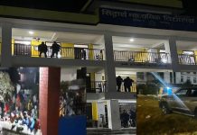 मतगणनास्थलमा बानियाँको गाडी पसेपछि नारावाजी