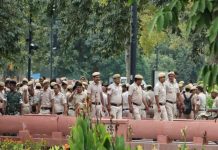 भारतीय सञ्चारमाध्यम न्युजक्लिकमा आबद्ध पत्रकारहरूको घरमा प्रहरीको छापा