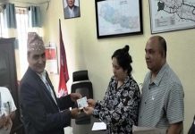 मकवानपुरमा पहिलोपटक गैरआवासीय नेपाली नागरिकता वितरण