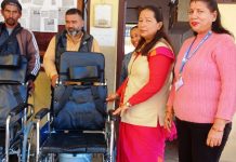 उपमहानगरद्धारा शारिरीक अशक्तलाई सहायक सामग्री बितरण