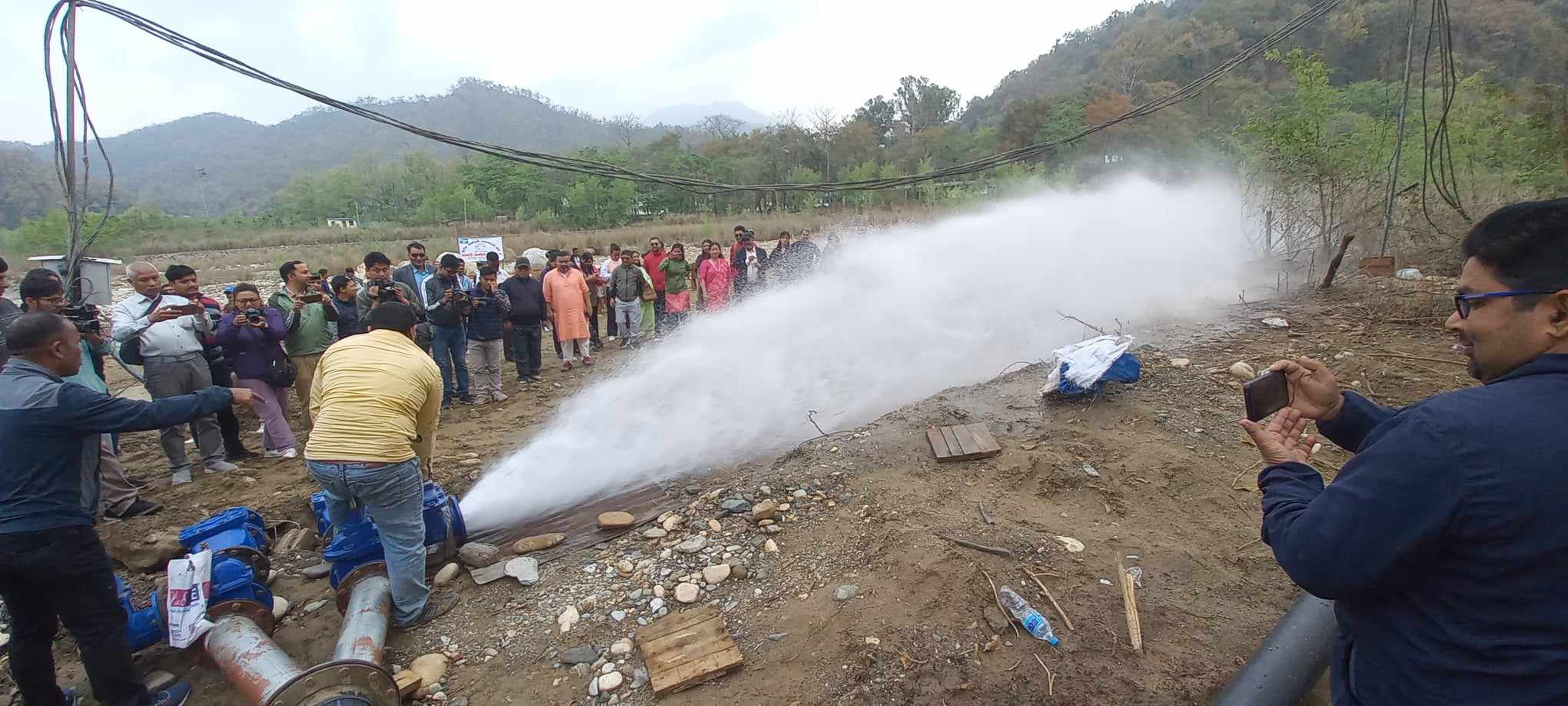 No description available.