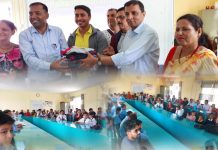 विपन्न विध्यार्थीलाई पाेशाक वितरण