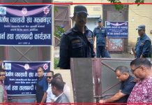 भुक्तानी माग गर्दै निर्माण व्यवसायीद्धारा सडक डिभिजन कार्यालय हेटौंडामा तालाबन्दी