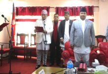 लोकसेवा आयोगका सदस्य खड्काद्वारा शपथ