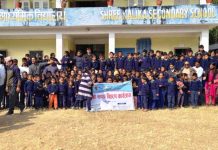 कालिका माविका विद्यार्थीहरूलाई न्यानो कपडा वितरण