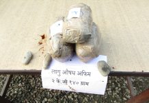 राक्सिराङबाट लागूऔषध अफिमसहित दुई जना पक्राउ