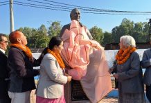 हेटौँडा शहरको परिकल्पनाकार टोनी हेगनको शालिक अनावरण