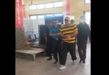 दुर्गा प्रसाईंलाई झापाबाट काठमाण्डौ ल्याइँदै