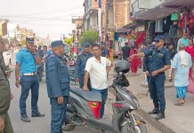 हेटौंडामा राजमार्ग क्षेत्रमा अव्यवस्थित पार्किङ गरे कारवाही